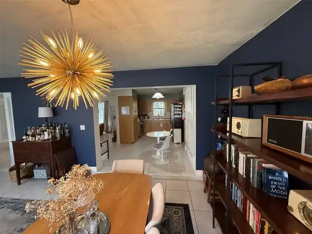Listing Photo 12