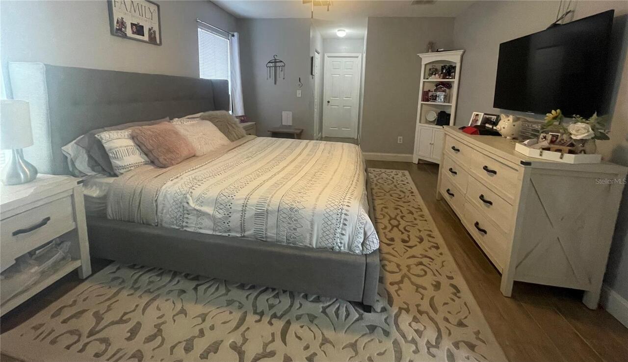 Listing Photo 8