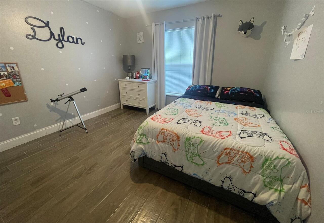 Listing Photo 12
