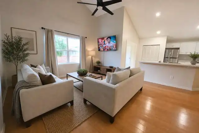 Listing Photo 8