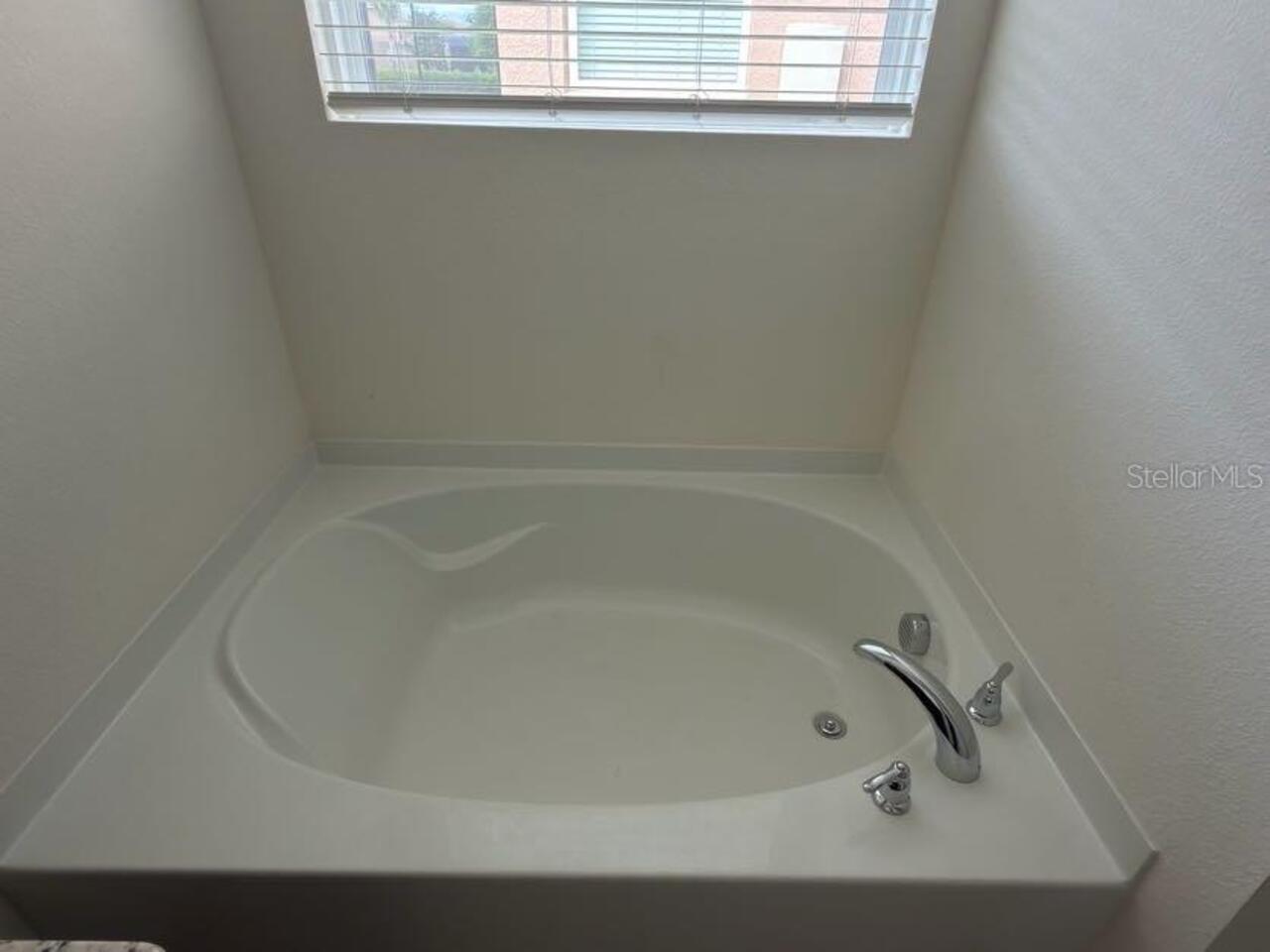 Listing Photo 14