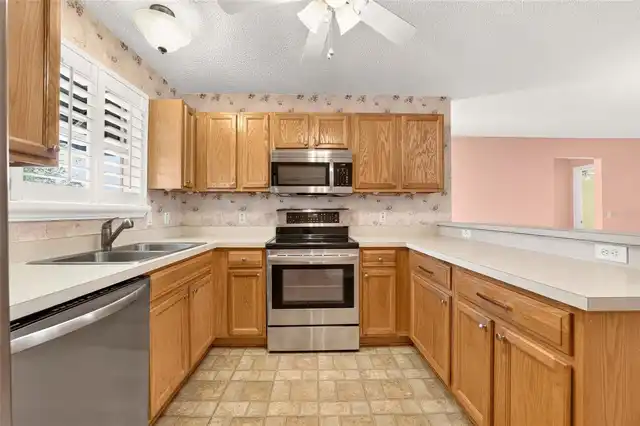 Listing Photo 9