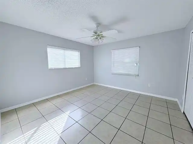 Listing Photo 12