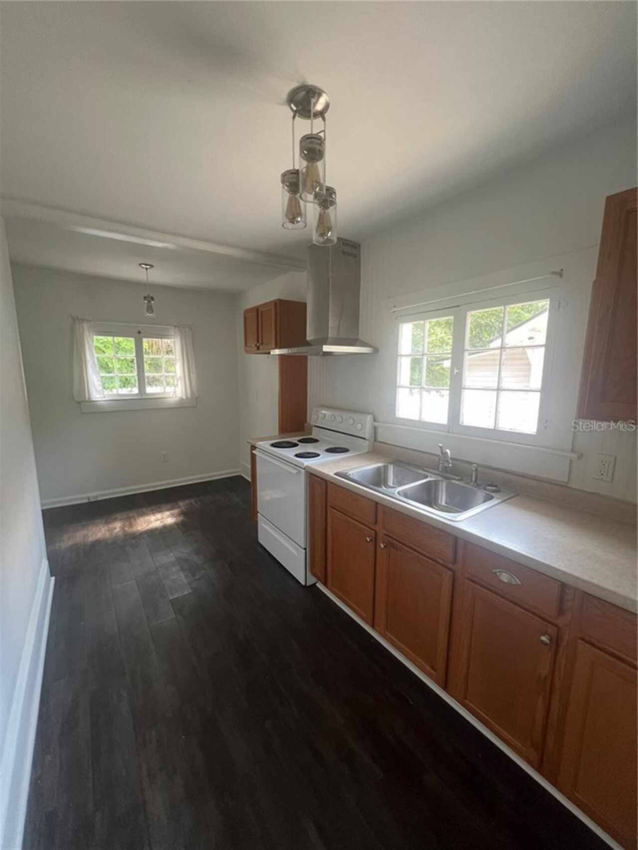 Listing Photo 8