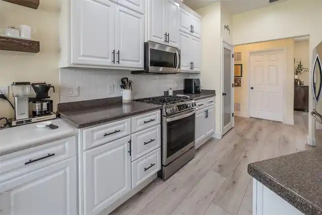Listing Photo 18