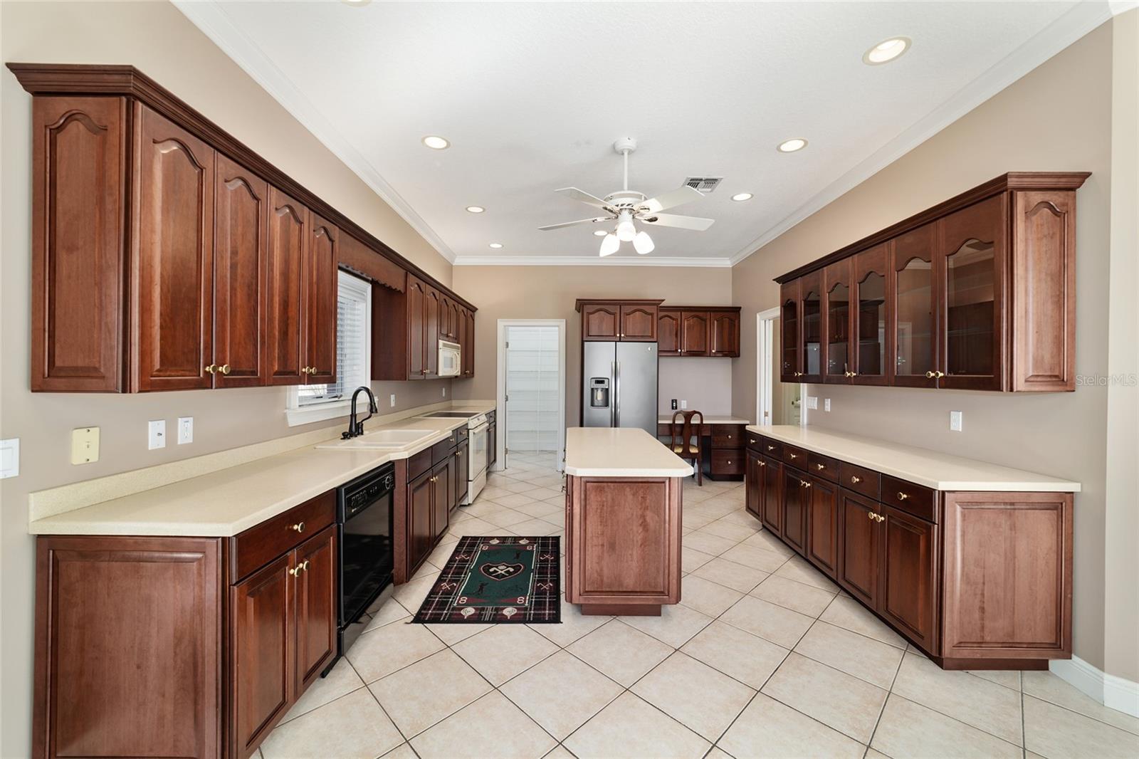 Listing Photo 10