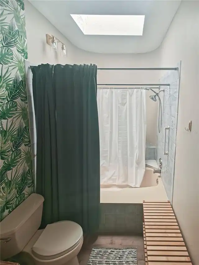 Listing Photo 11