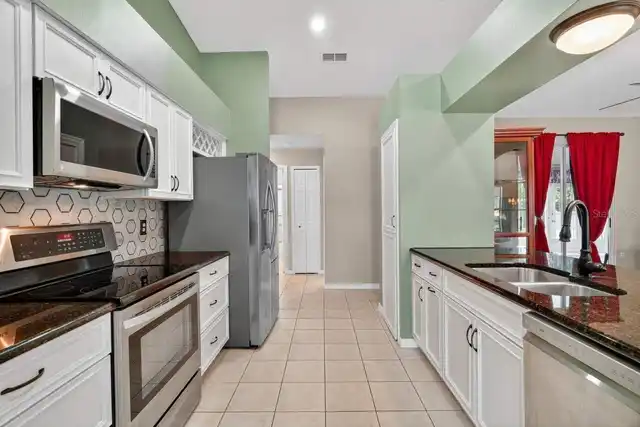 Listing Photo 12