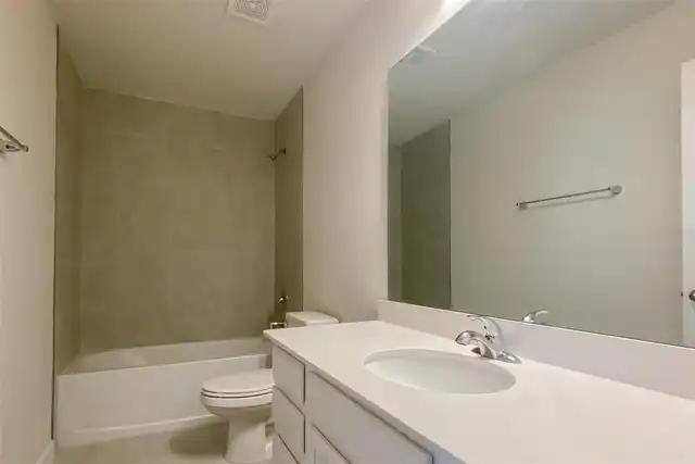 Listing Photo 8