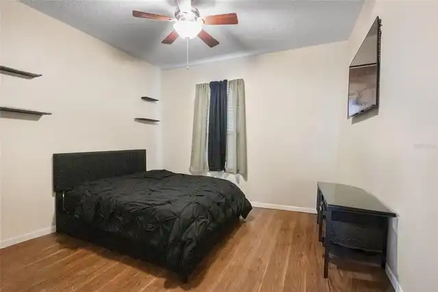 Listing Photo 14