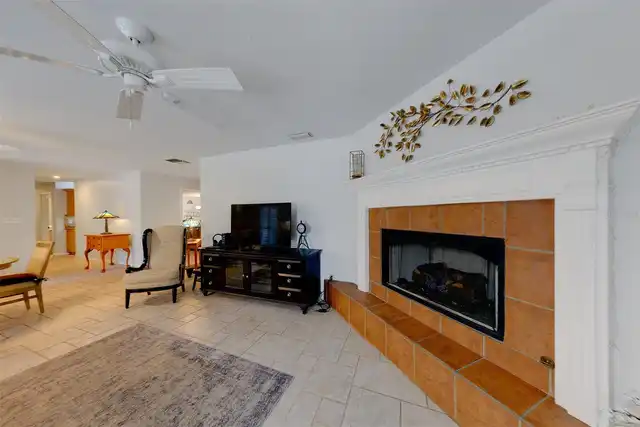 Listing Photo 9