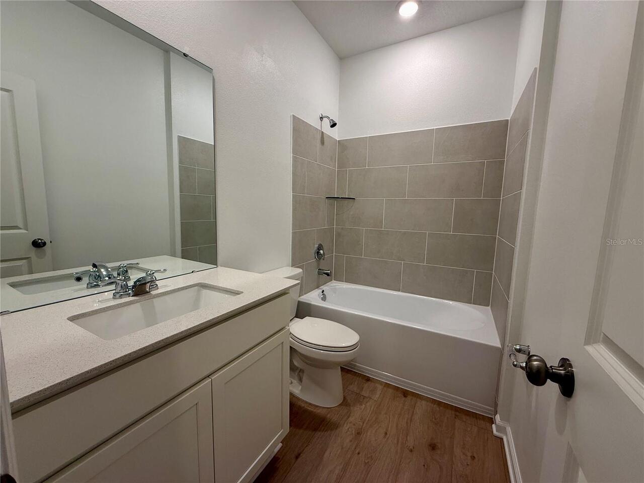 Listing Photo 12