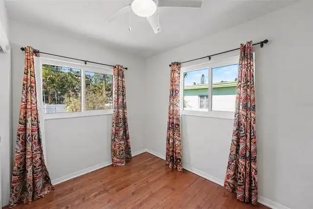 Listing Photo 12
