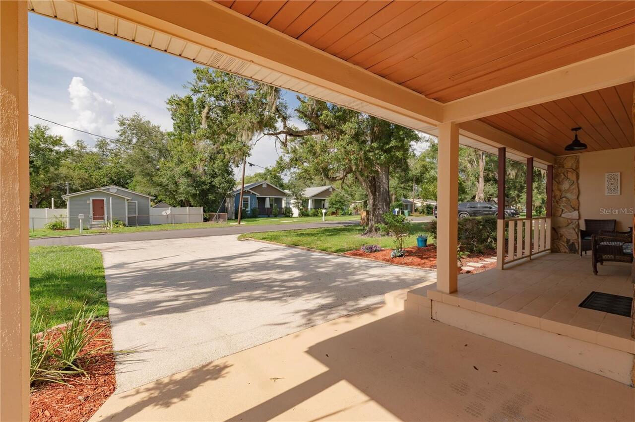 Listing Photo 11