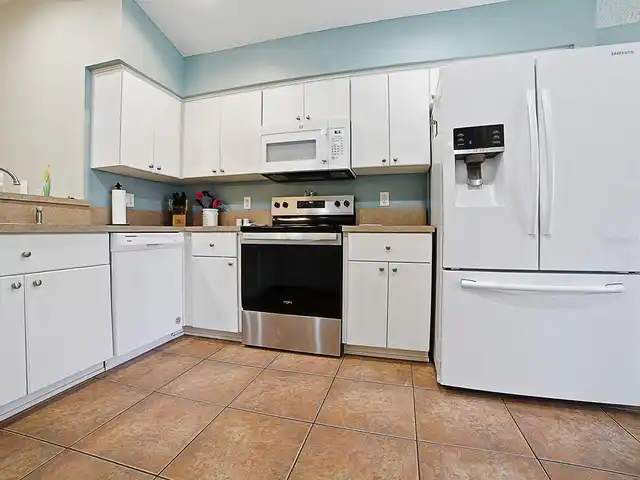 Listing Photo 12