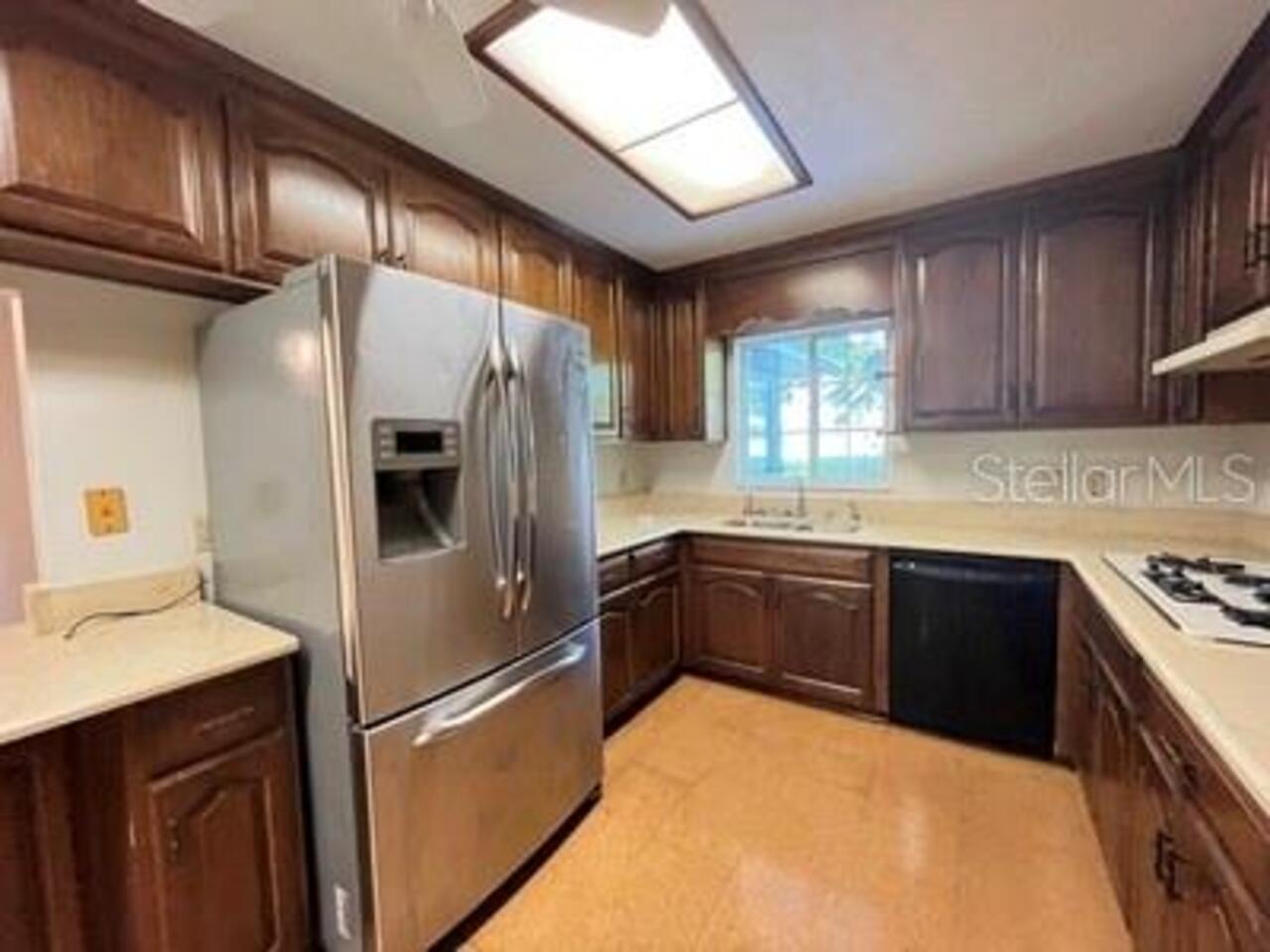 Listing Photo 8