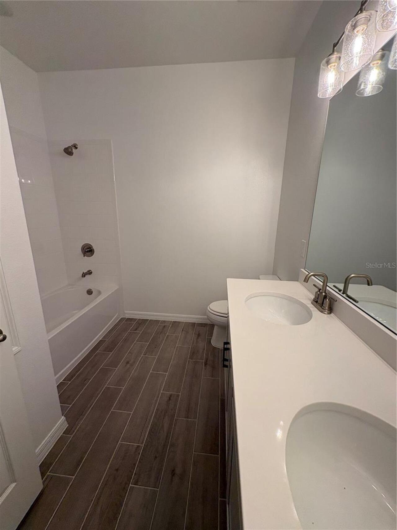Listing Photo 11