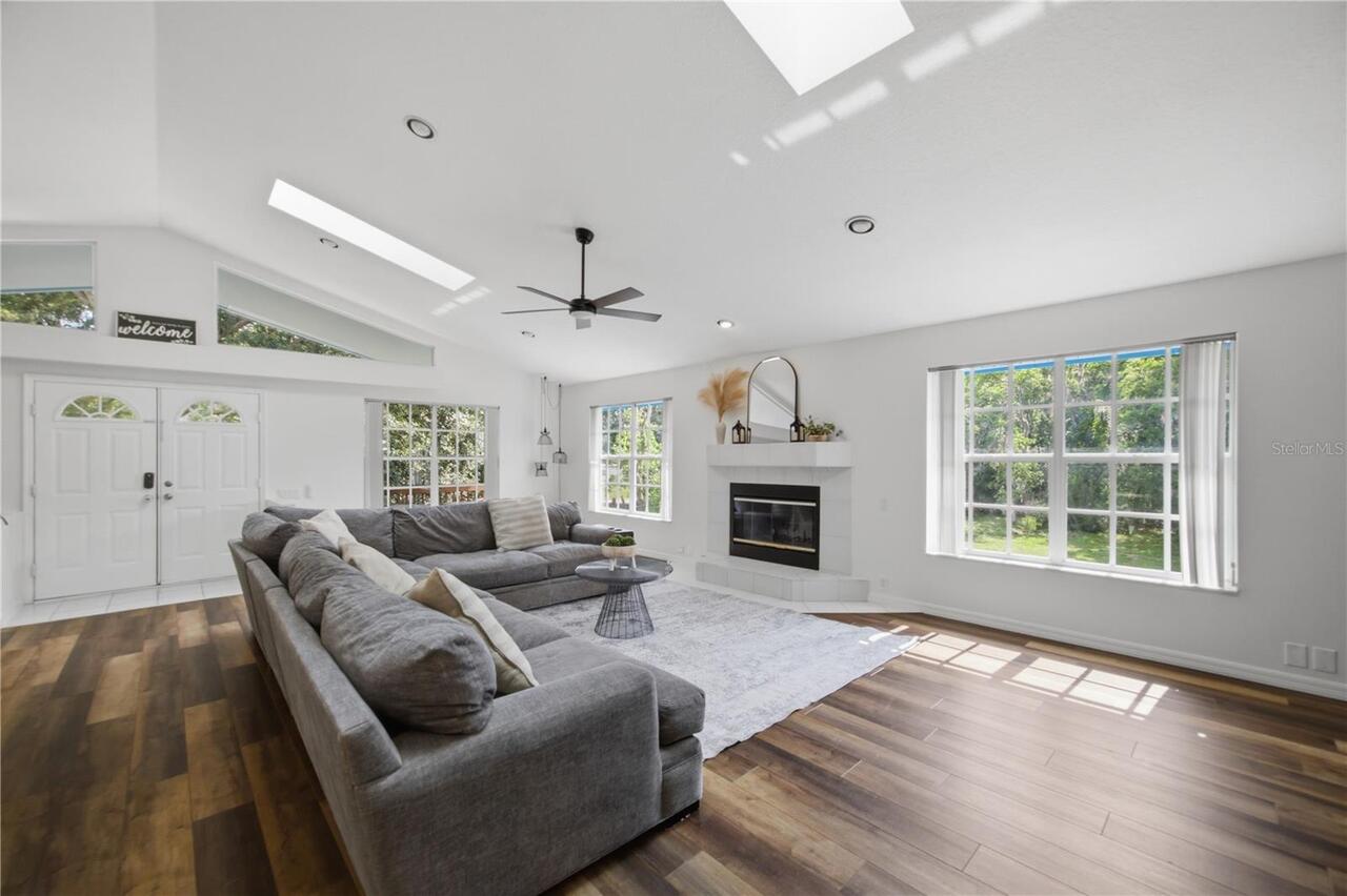 Listing Photo 11