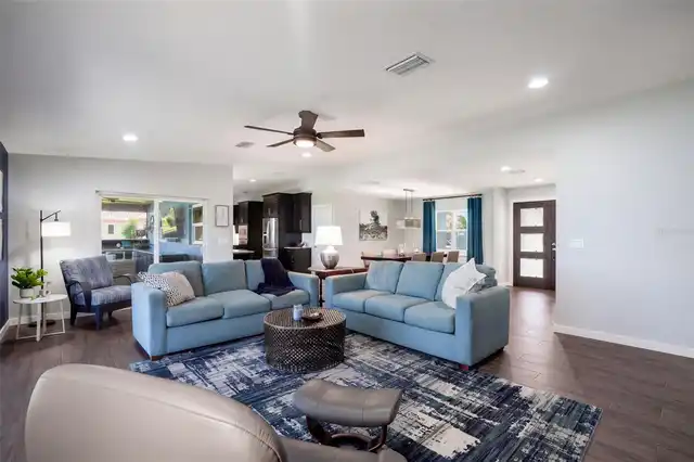 Listing Photo 12