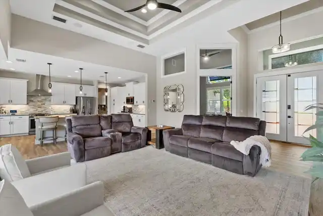 Listing Photo 8