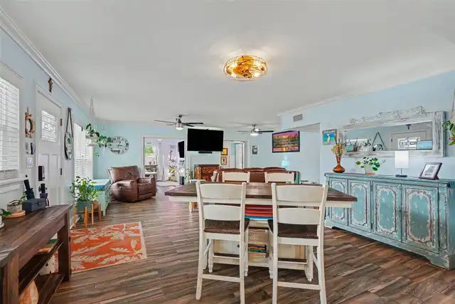 Listing Photo 10