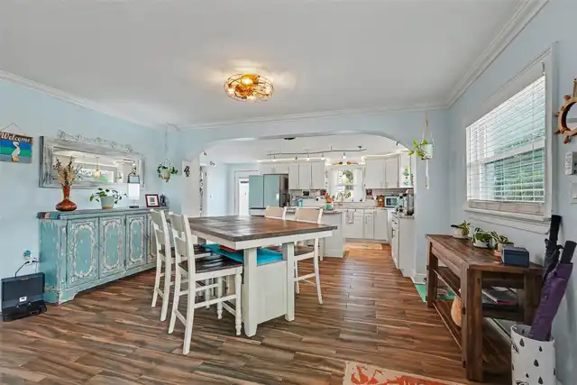 Listing Photo 11