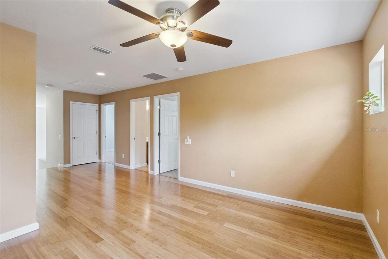 Listing Photo 14