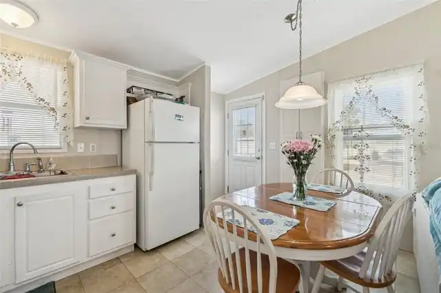 Listing Photo 10