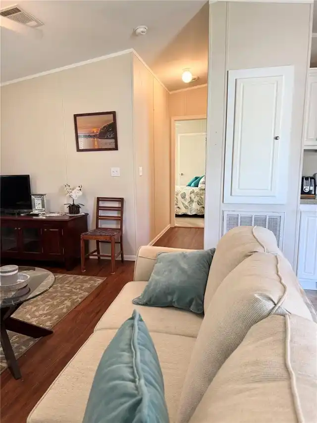 Listing Photo 14