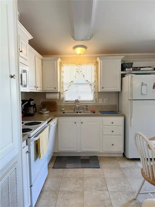 Listing Photo 16