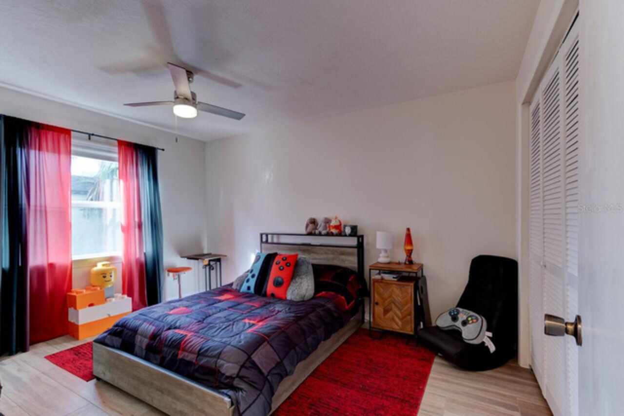Listing Photo 9
