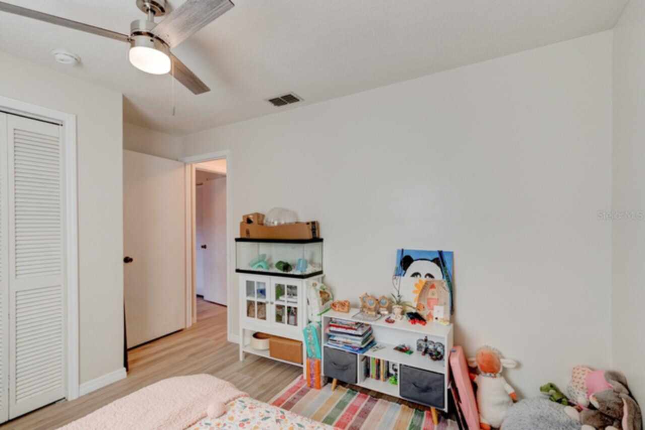 Listing Photo 10