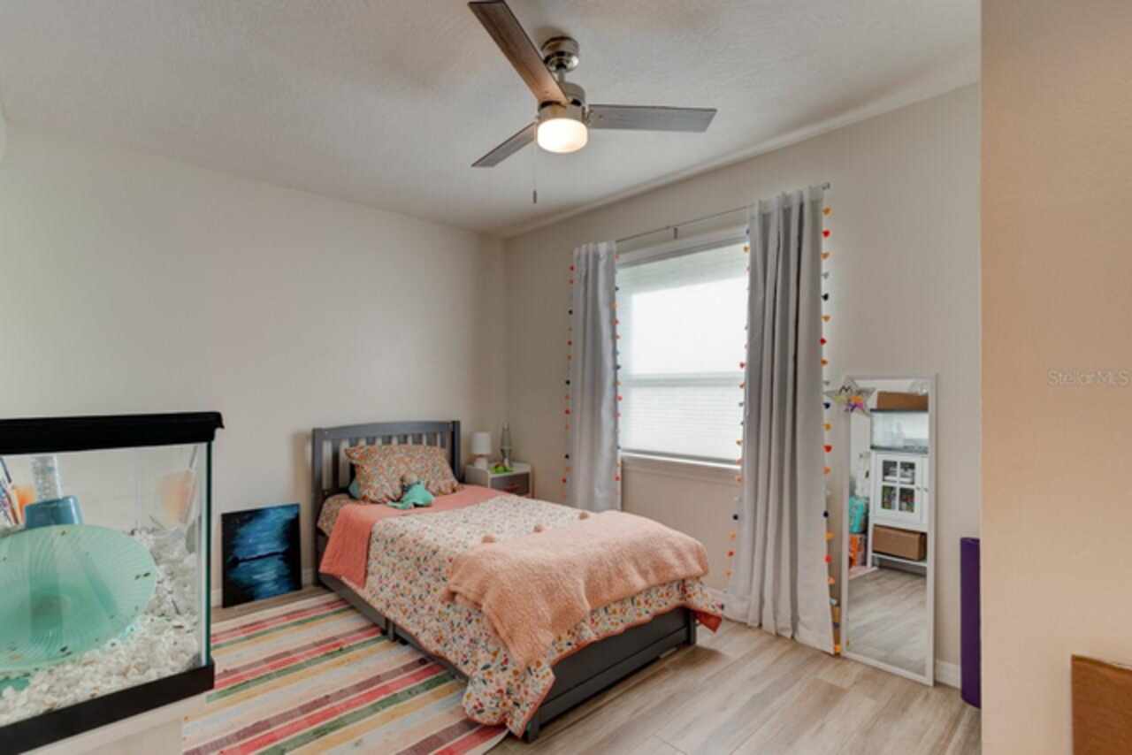 Listing Photo 12