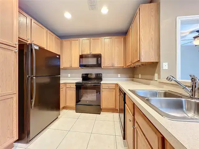 Listing Photo 14
