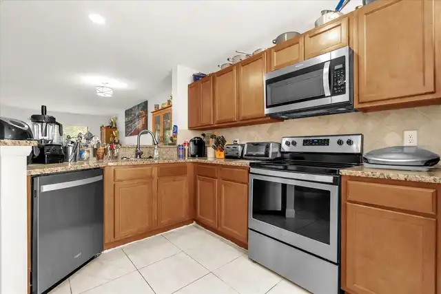 Listing Photo 10