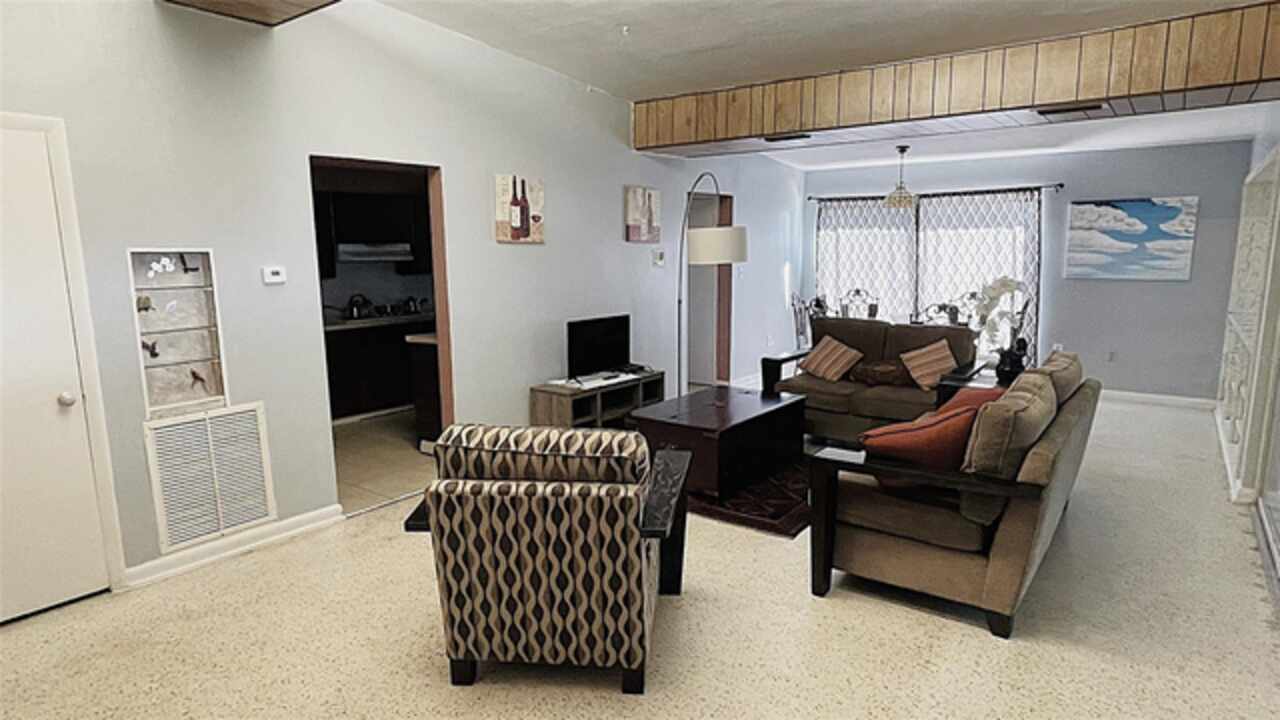 Listing Photo 10