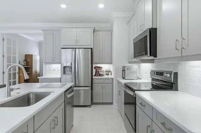 Listing Photo 8