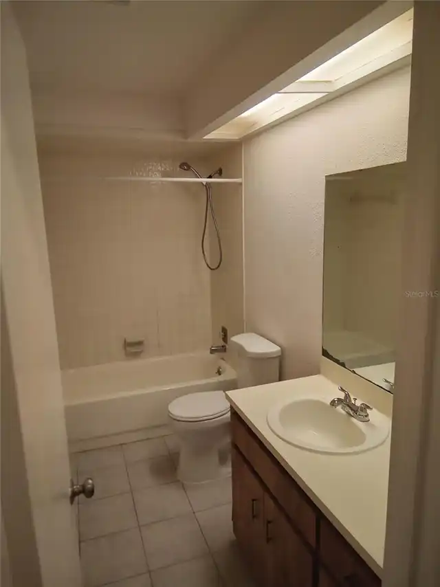 Listing Photo 12