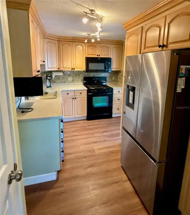 Listing Photo 11