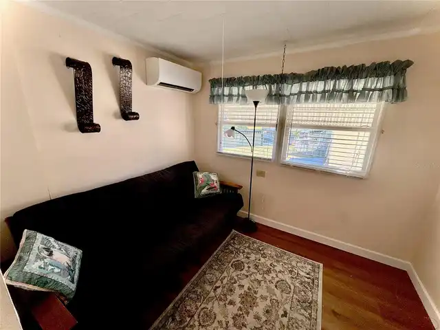Listing Photo 12