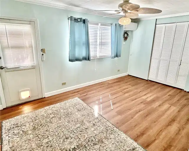 Listing Photo 14
