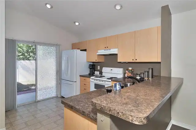 Listing Photo 15