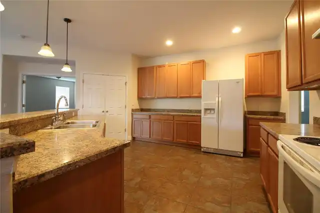 Listing Photo 14