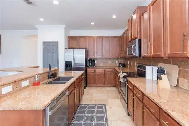 Listing Photo 10
