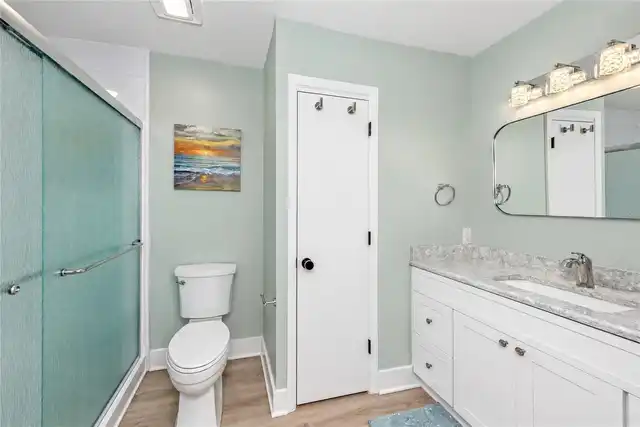 Listing Photo 17