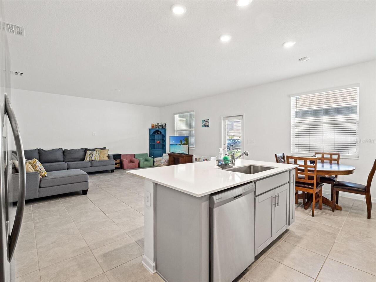 Listing Photo 8