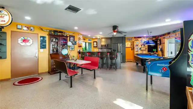 Listing Photo 14