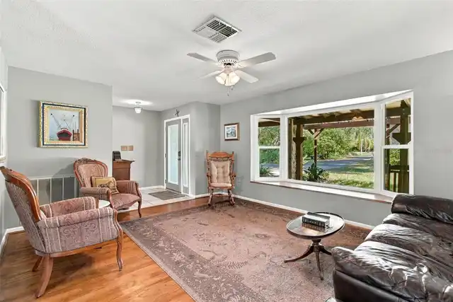 Listing Photo 7