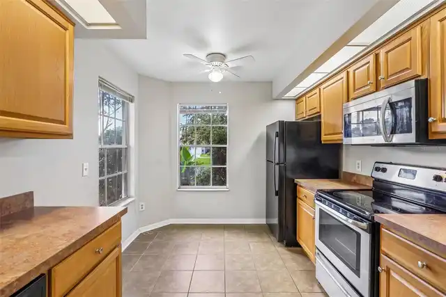Listing Photo 12