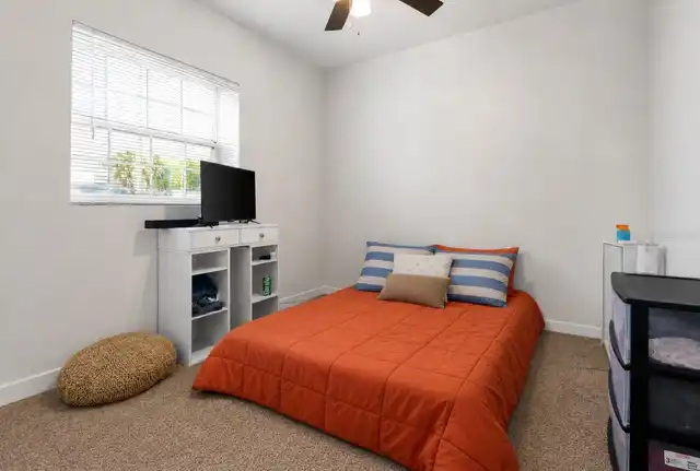 Listing Photo 8